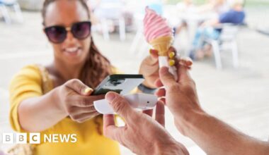 Half of UK adults now pay on mobile