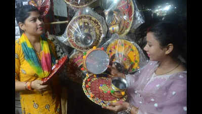 City markets abuzz with festive rush ahead of Karva Chauth