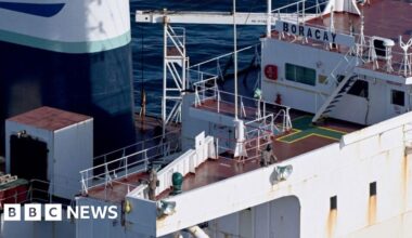 French troops board oil tanker linked to Russian 'shadow fleet'