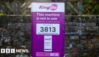 Don't force drivers to use parking apps, RAC says