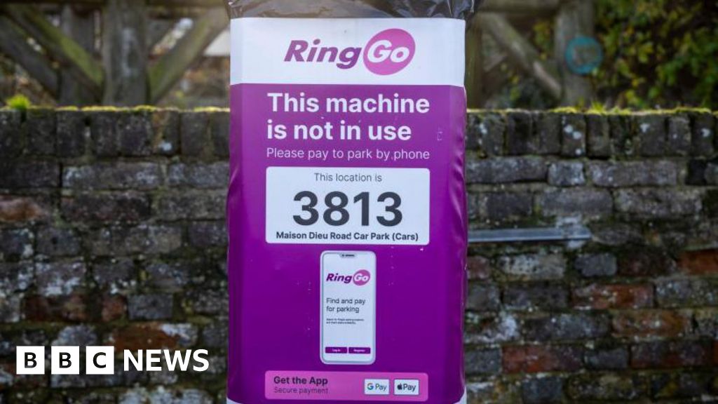 Don't force drivers to use parking apps, RAC says