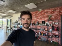 Selfie samples - f/1.9, ISO 125, 1/60s - Apple iPhone 17 Pro review