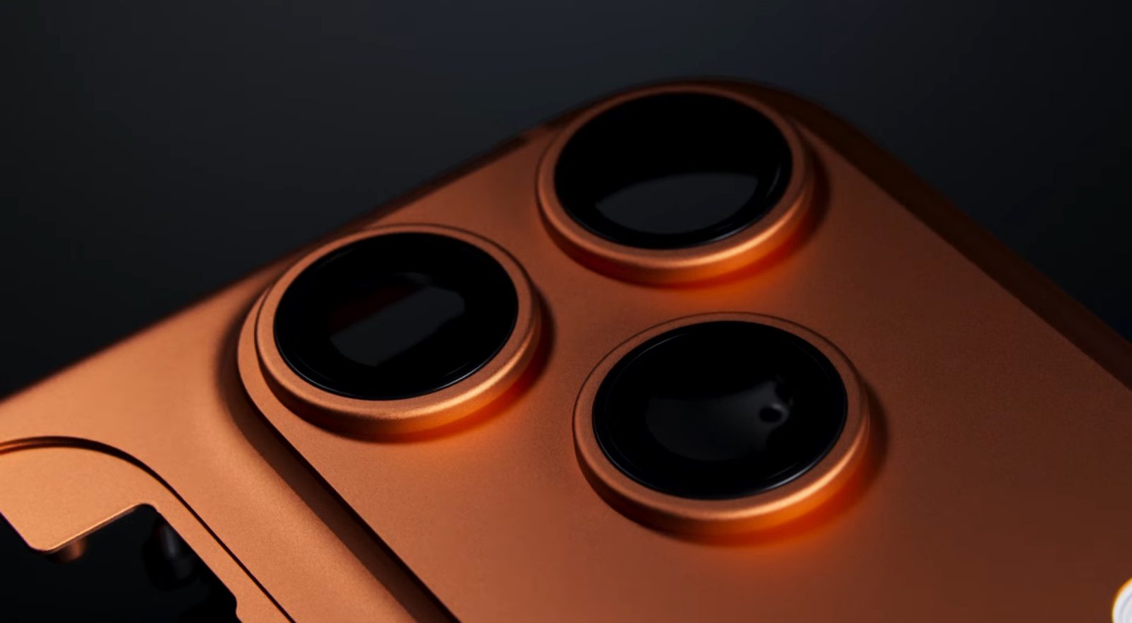 More iPhone 17 Pro Max units show oxidation fading from orange aluminum to rose gold tones.