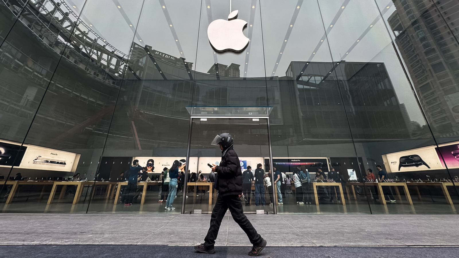 Did Samsung Just Confirm The Foldable iPhone?