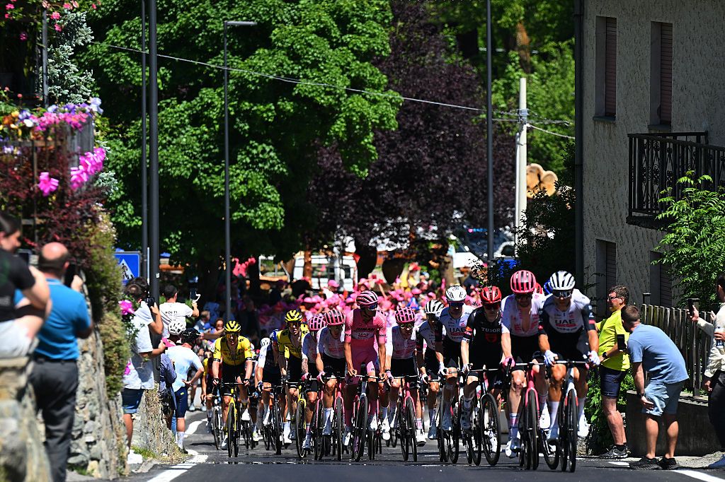 CHAMPOLUC, ITALY - MAY 30: Isaac Del Toro of Mexico and Team UAE Team Emirates - XRG - Pink Leader Jersey and a general view of the peloton competing during the 108th Giro d&amp;apos;Italia 2025, Stage 19 a 166km stage from Biella to Champoluc 1574m / #UCIWT / on May 30, 2025 in Champoluc, Italy. (Photo by Tim de Waele/Getty Images)