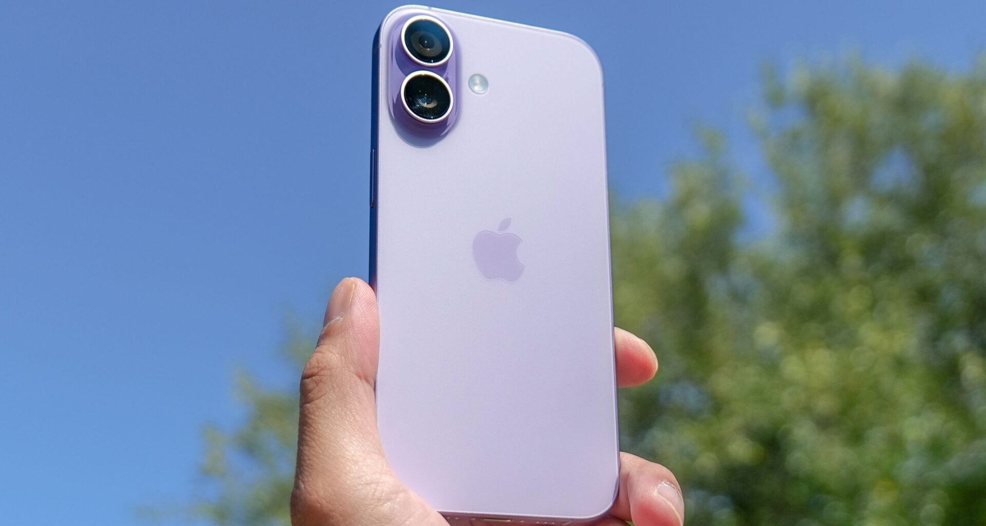 I've been using the iPhone 17 for a month — here's my pros and cons