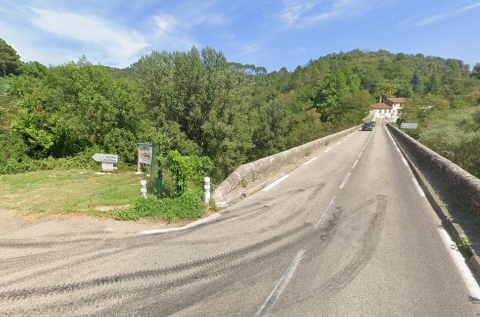 “Miracle” 77-year-old cyclist falls down ravine in France – and survives for three days drinking wine from shopping bag