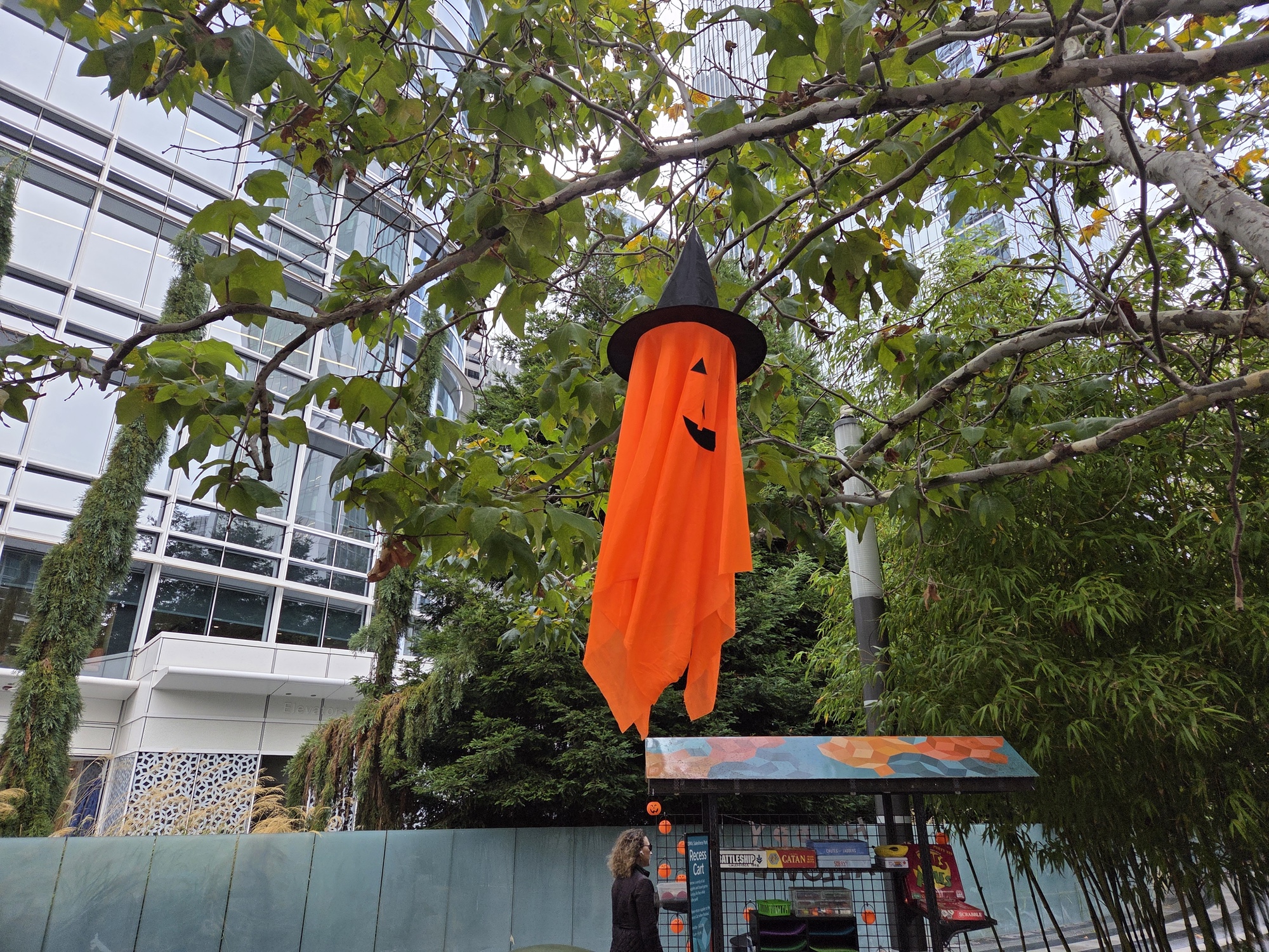 Ghost decoration shot by Galaxy S25 Plus