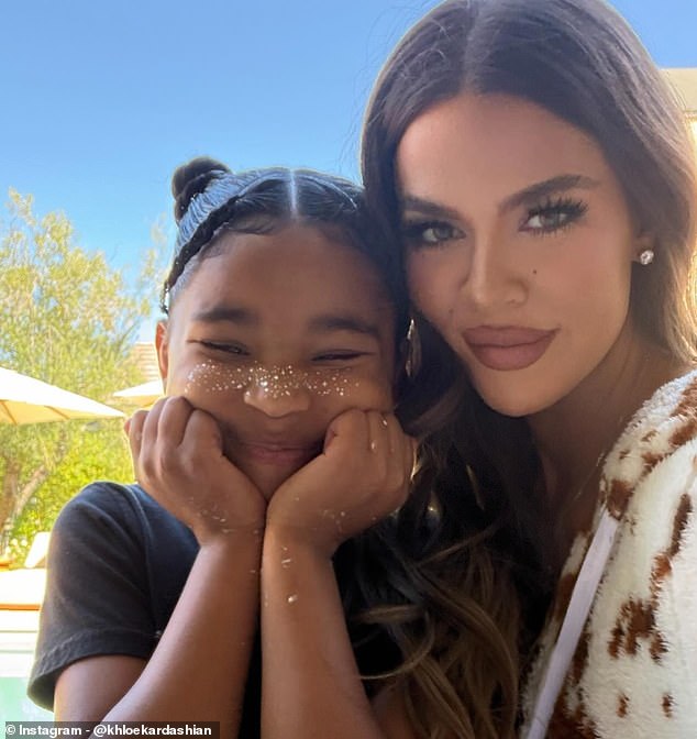 Khloe Kardashian's daughter True was seen sporting the famous glitter freckles by Fazit