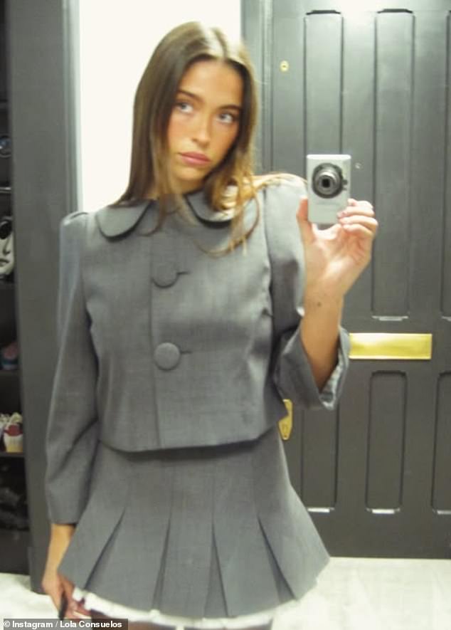 American singer-songwriter Lola Consuelos (pictured) is the daughter of US television personalities Kelly Ripa and Mark Consuelos