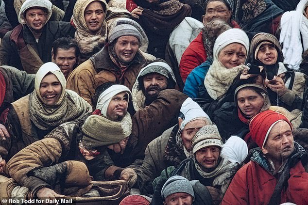 Observers have speculated that the work might have had a political meaning, with people depicted in boats on the Thames