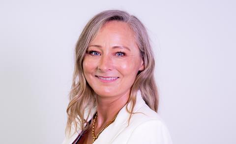 Holly_Mellors_PhotoCredit_Harry_Andrews