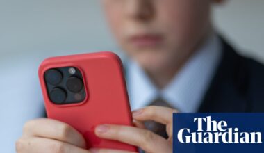 Girl, 17, joins lawsuit against government after seeing horrific phone videos at school | Schools