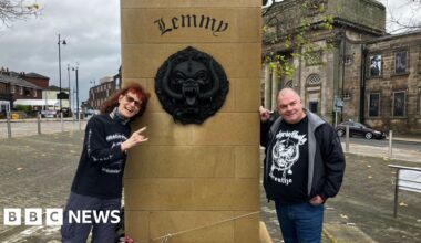 Metalhead couple mark their 40th anniversary at Lemmy statue