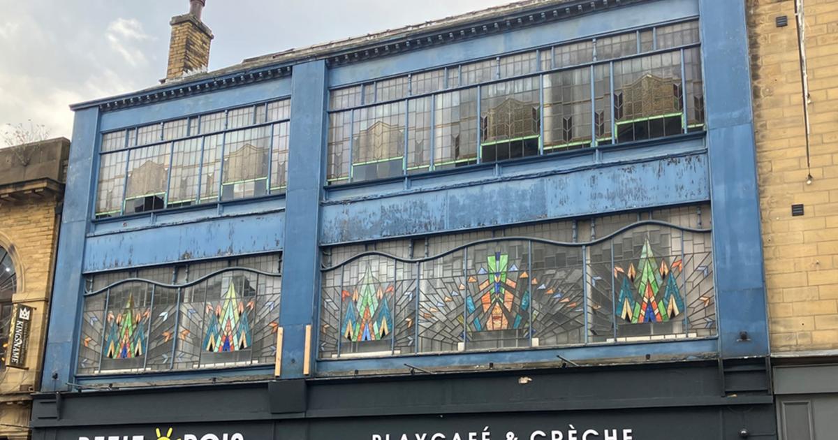 Plan to remove sections of 1930s art deco window withdrawn