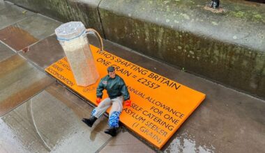 'Who's shafting Britain?' sculpture appears on Worcester High Street
