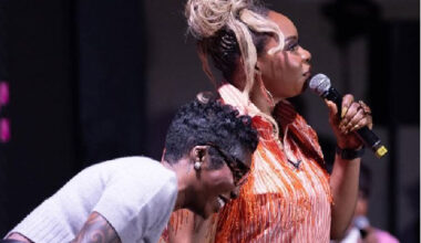 Tiwa Savage, Yemi Alade finally reconcile after 7-year feud