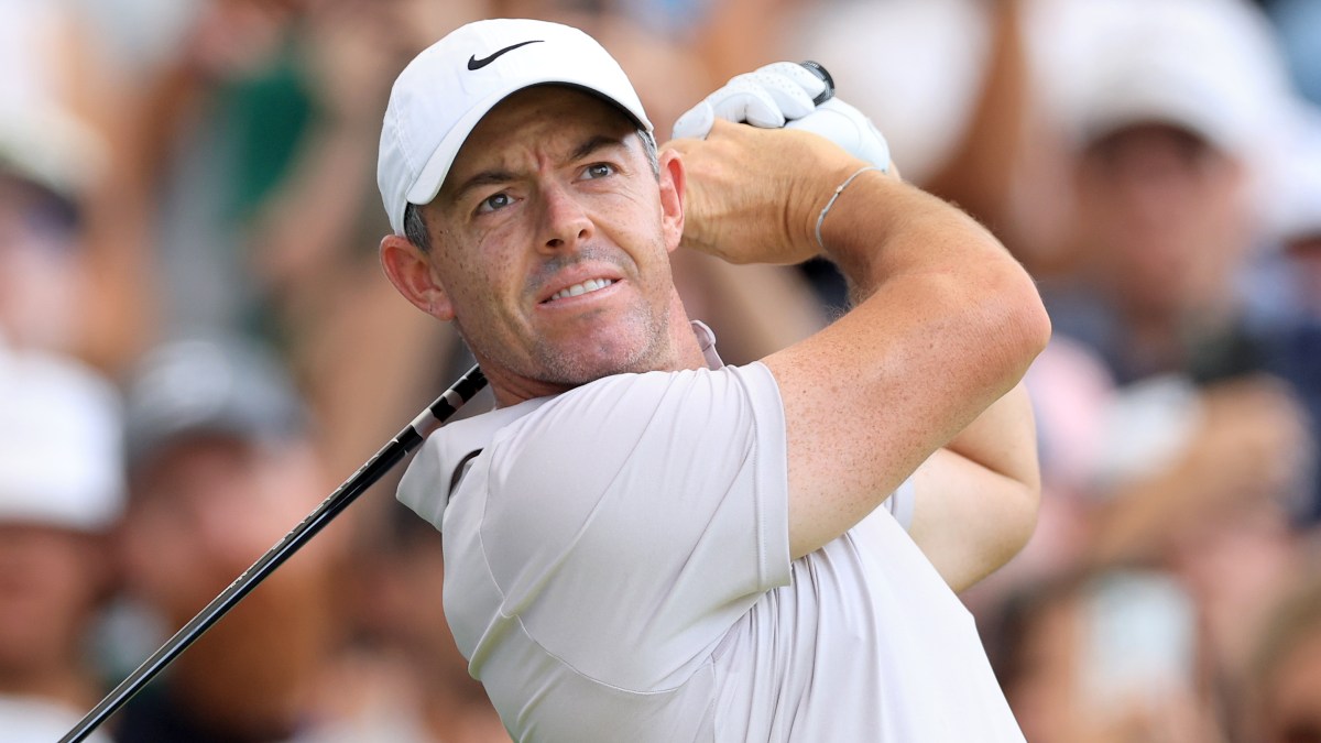 Rory McIlroy closes in on seventh Race to Dubai title
