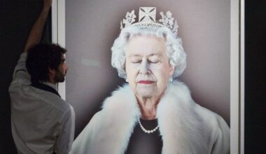 Battle over Queen’s portrait — and her ‘garish’ digital glow-up
