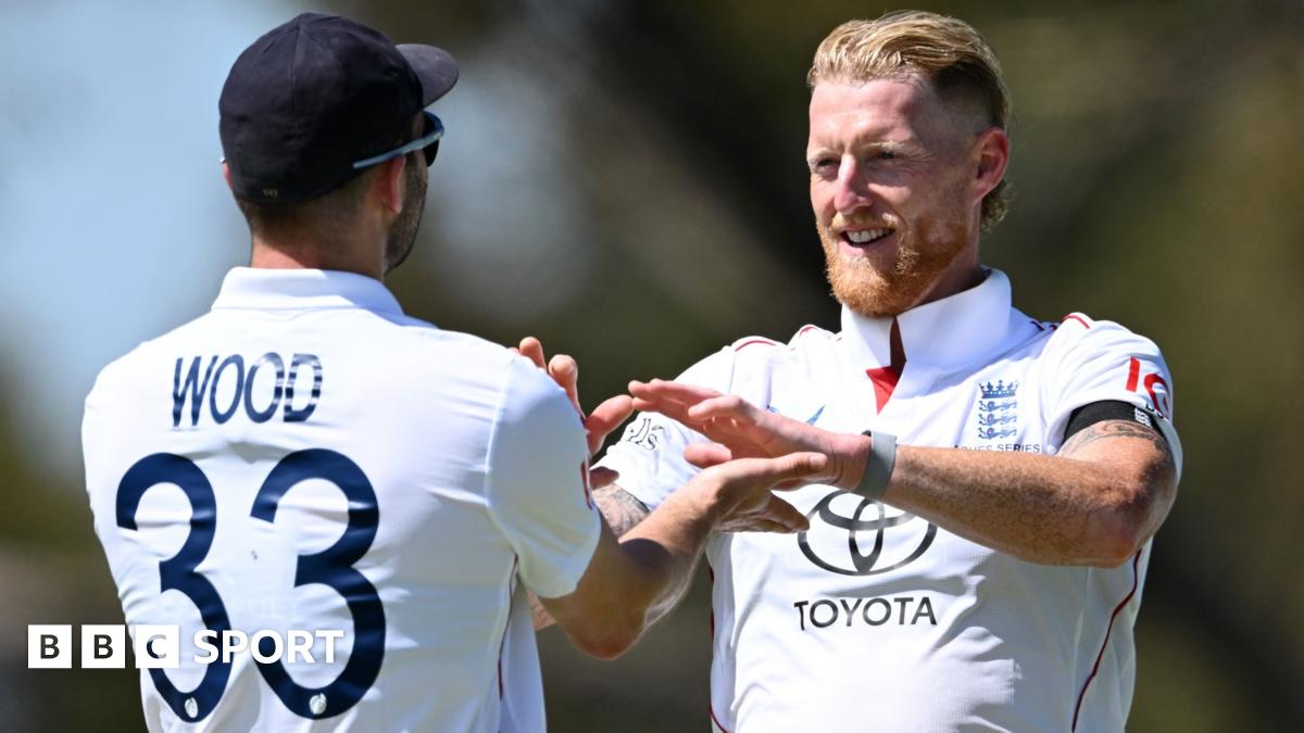 Ben Stokes celebrates a wicket with Mark Wood