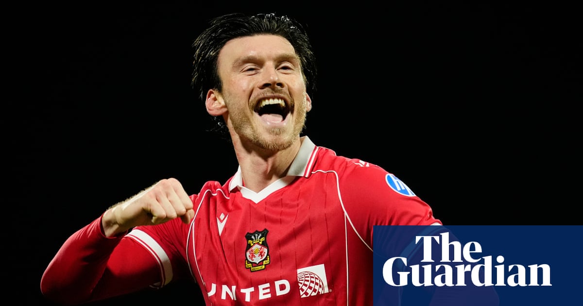 Kieffer Moore hat-trick brings Coventry’s unbeaten run to an end at Wrexham | Championship