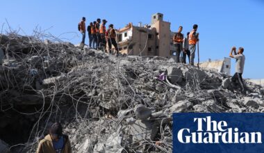 The grim task of recovering thousands of bodies from the rubble of Gaza | Gaza