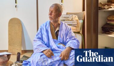 The man on a mission to save Mauritania’s ‘city of libraries’ from encroaching desert sands | Mauritania