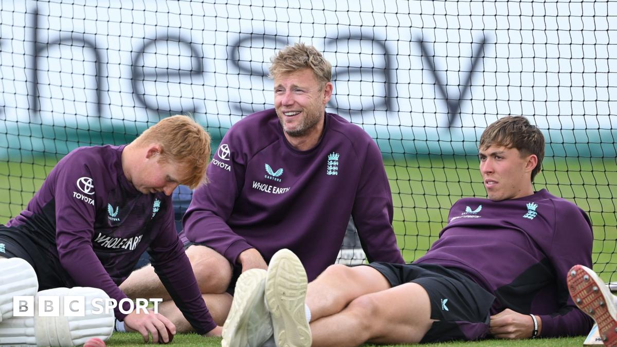 Josh Hull sits alongside Andrew Flintoff and James Rew at England Lions training