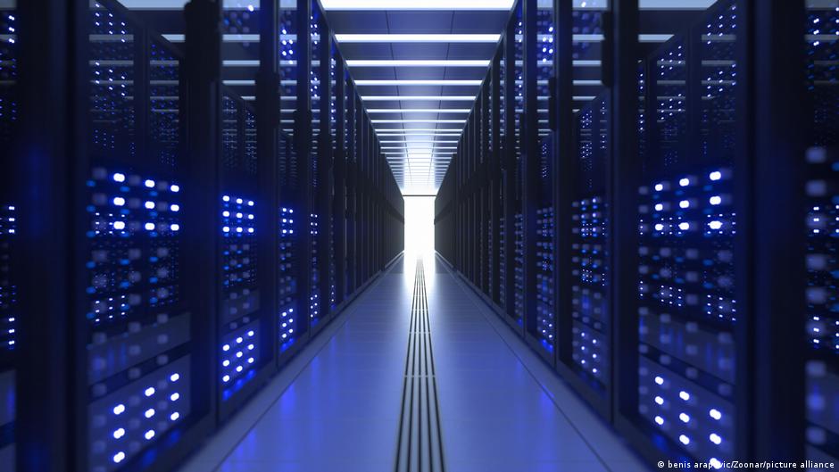 AI bubble about to pop as returns on investment fall short? – DW – 11/10/2025