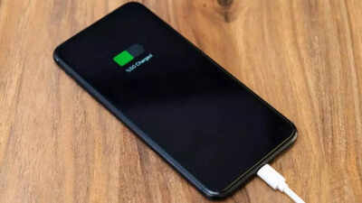 8 smartphone charging mistakes that you should stop doing right now