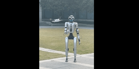 Unitree G1 flies Antigravity A1