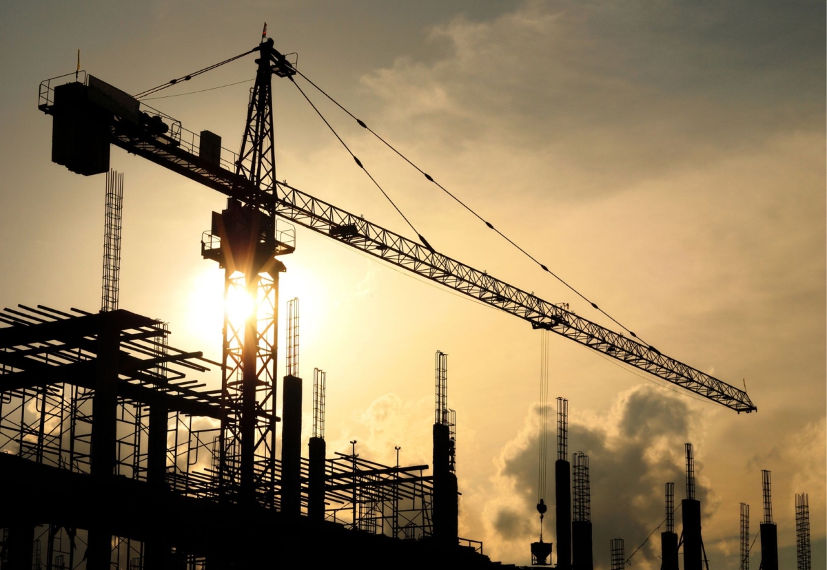 Construction hangs on to growth as new orders rebound