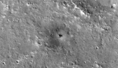 NASA spacecraft spots dead robot lying on Mars’ surface and sends back a picture of it