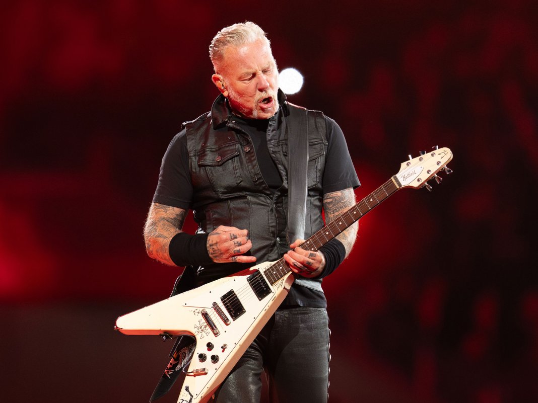 Metallica guitar tech thinks ditching real amps helped the band improve spectacle of their live shows