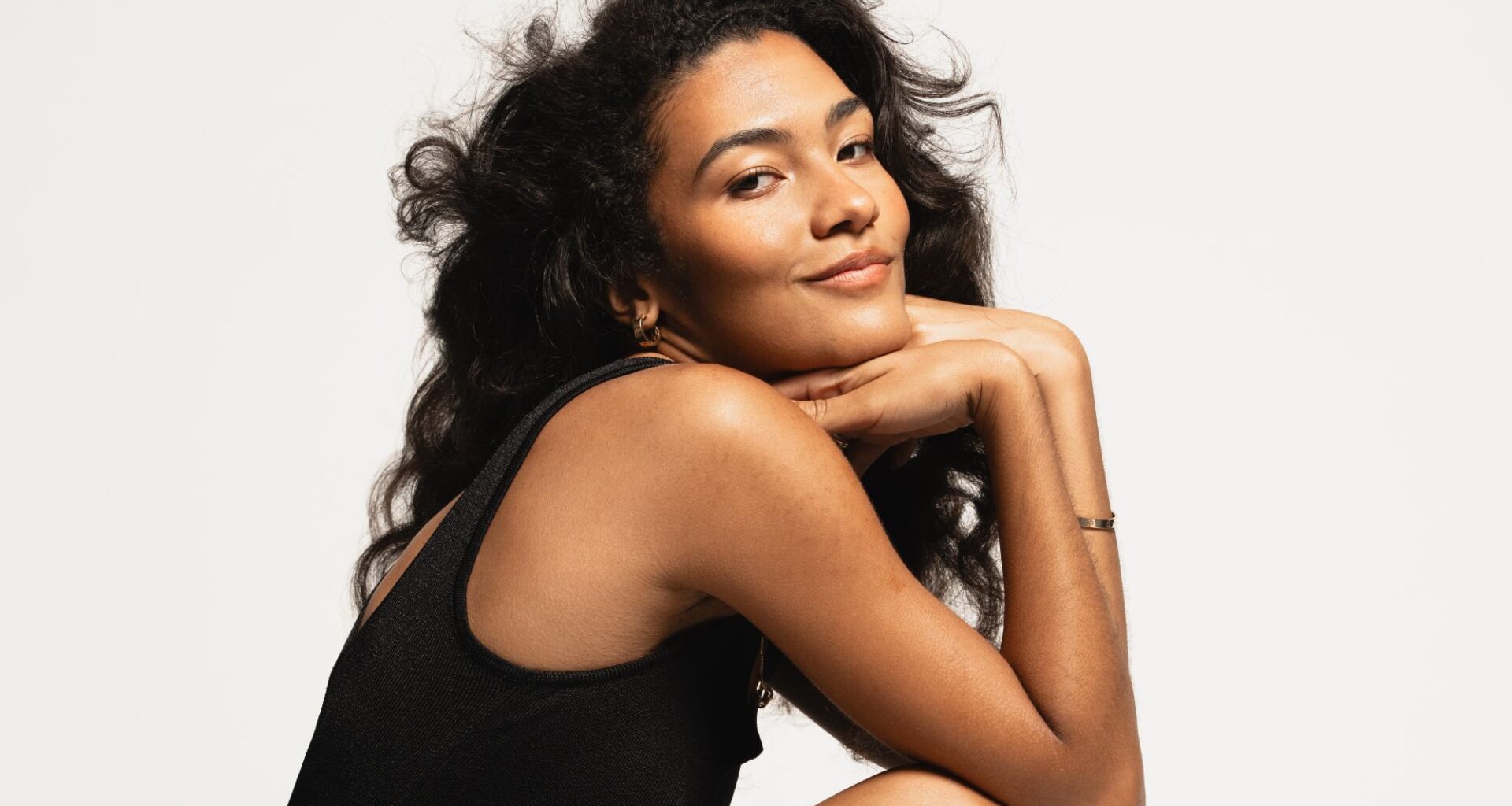 Watch Olivia Dean perform ‘Man I Need' and ‘Let Alone the One You Love’ on 'SNL'