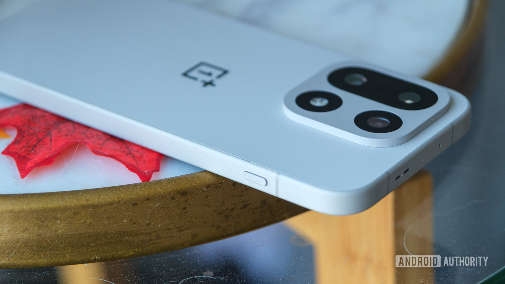 OnePlus 15 alert button