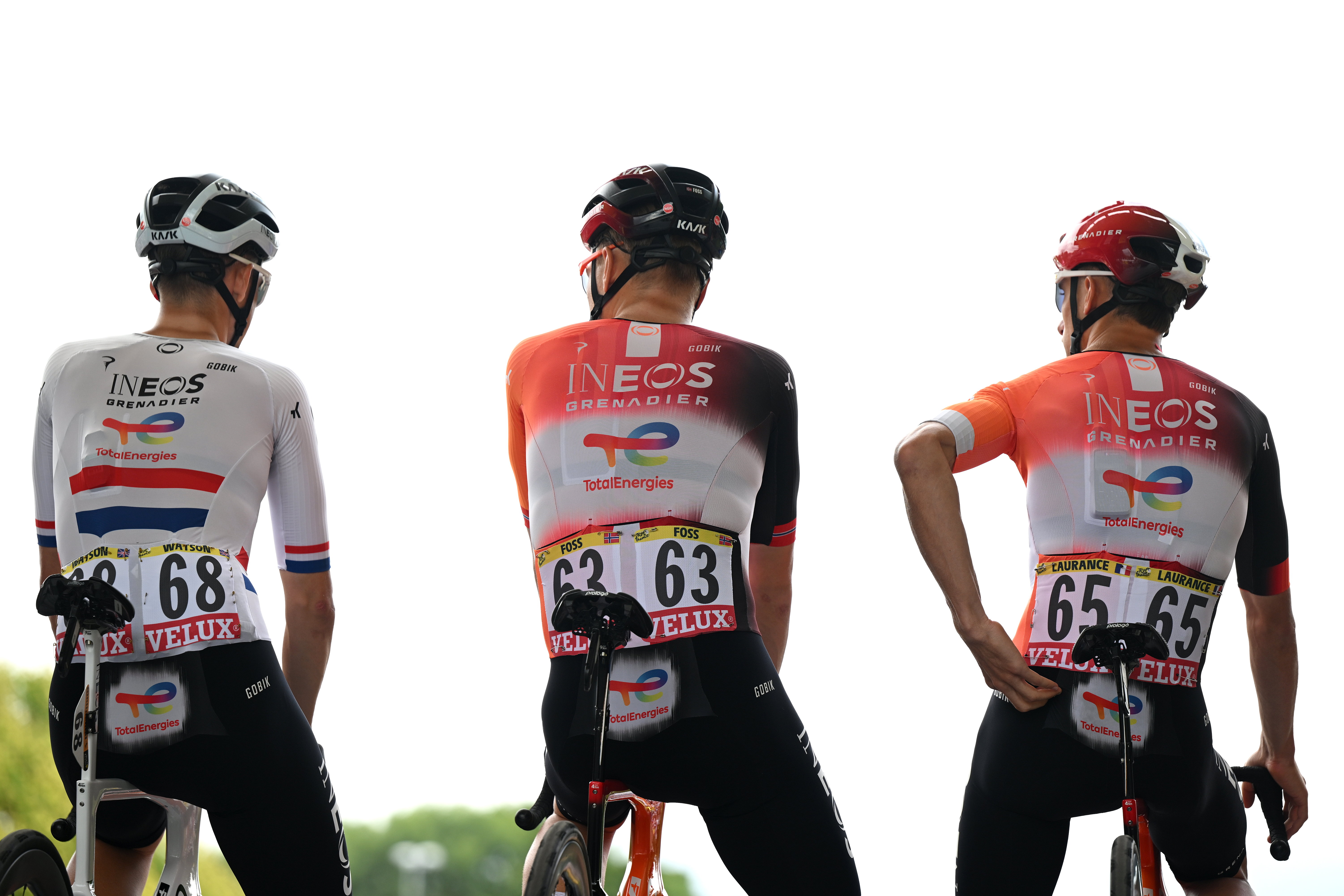 MANTES-LA-VILLE, FRANCE - JULY 27: (L-R) Samuel Watson of Great Britain, Tobias Foss of Norway and Axel Laurance of France and Team INEOS Grenadiers prior to the 112th Tour de France 2025, Stage 21 a 132.3km stage from Mantes-la-Ville to Paris - Champs-Elysees / #UCIWT / on July 27, 2025 in Mantes-la-Ville, France. (Photo by Dario Belingheri/Getty Images)