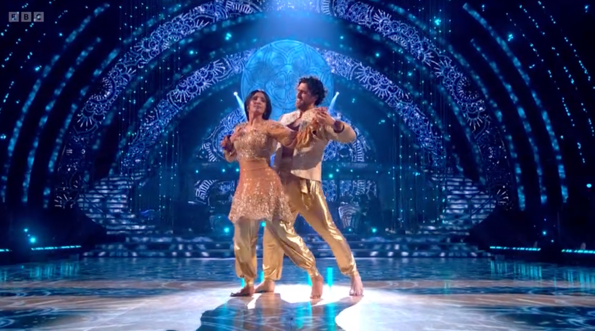 Balvinder Sopal danced a Bhangra-inspired Couple’s Choice