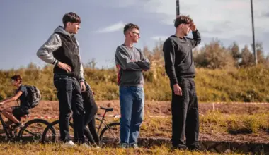 Young People Are Abandoning Cycling, Studies Across Many Countries Show