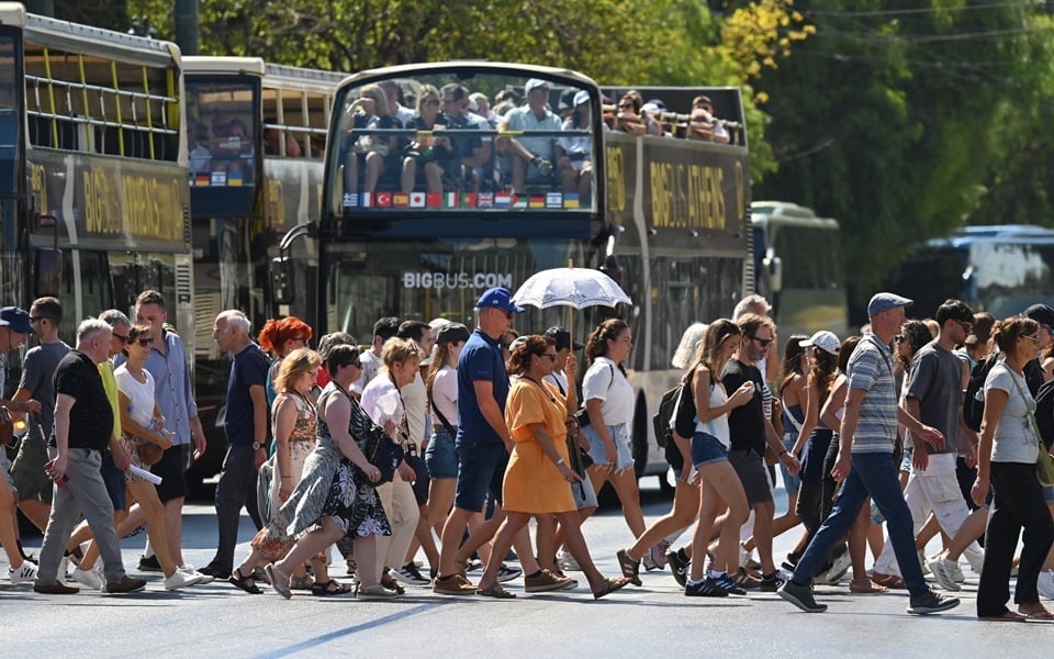 Unexpected drop in tourism receipts in September