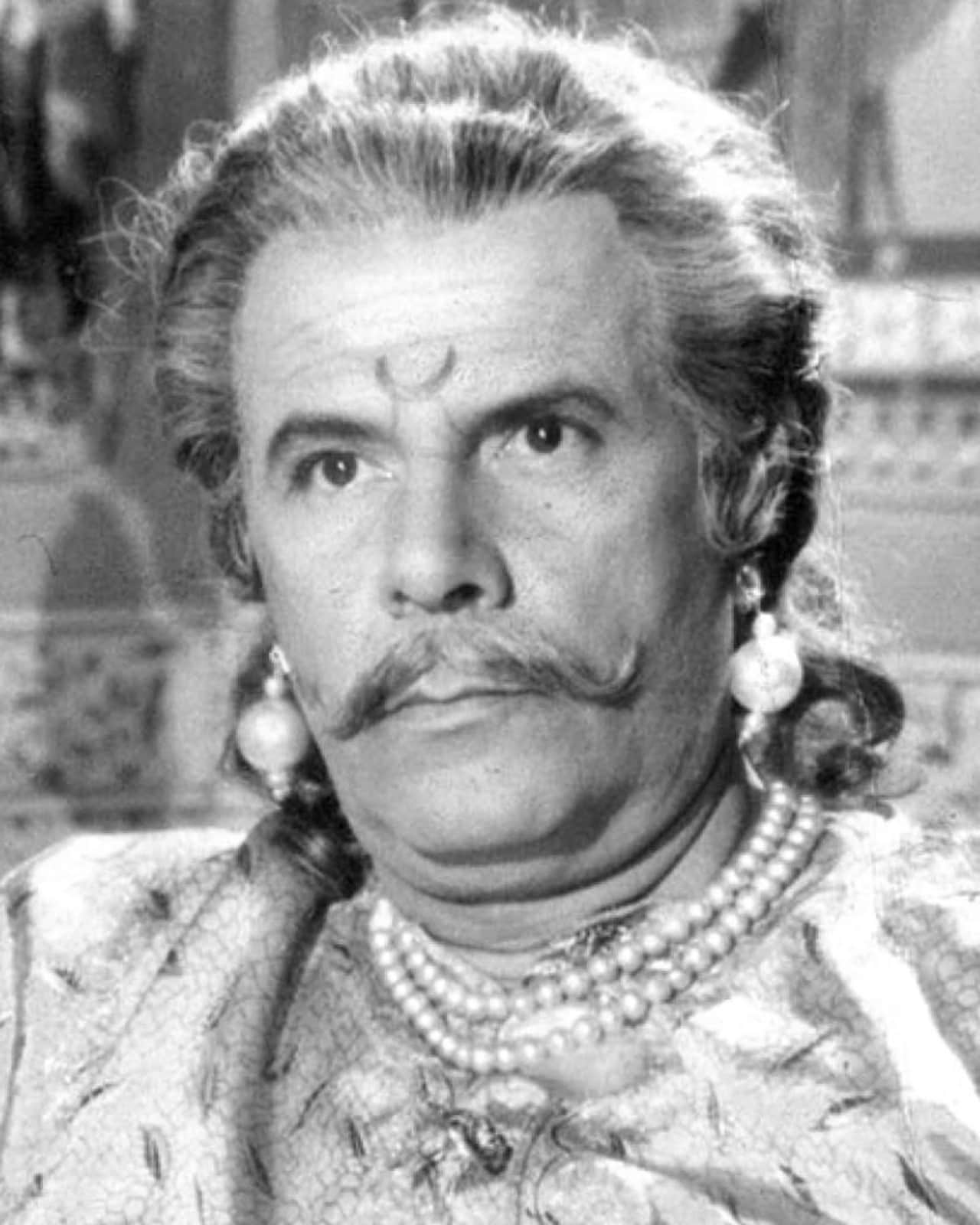 Sohrab Modi was the one who had named her Latika. He offered her the 1944 film Parakh.