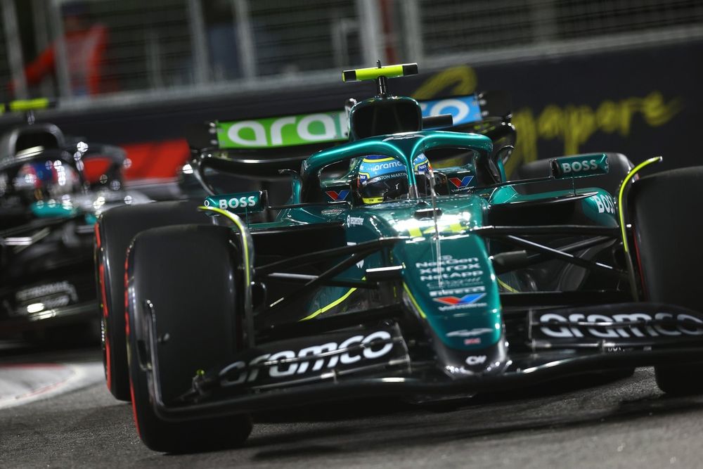 Fernando Alonso had het idee dat vooral zijn boordradio's werden uitgezonden.