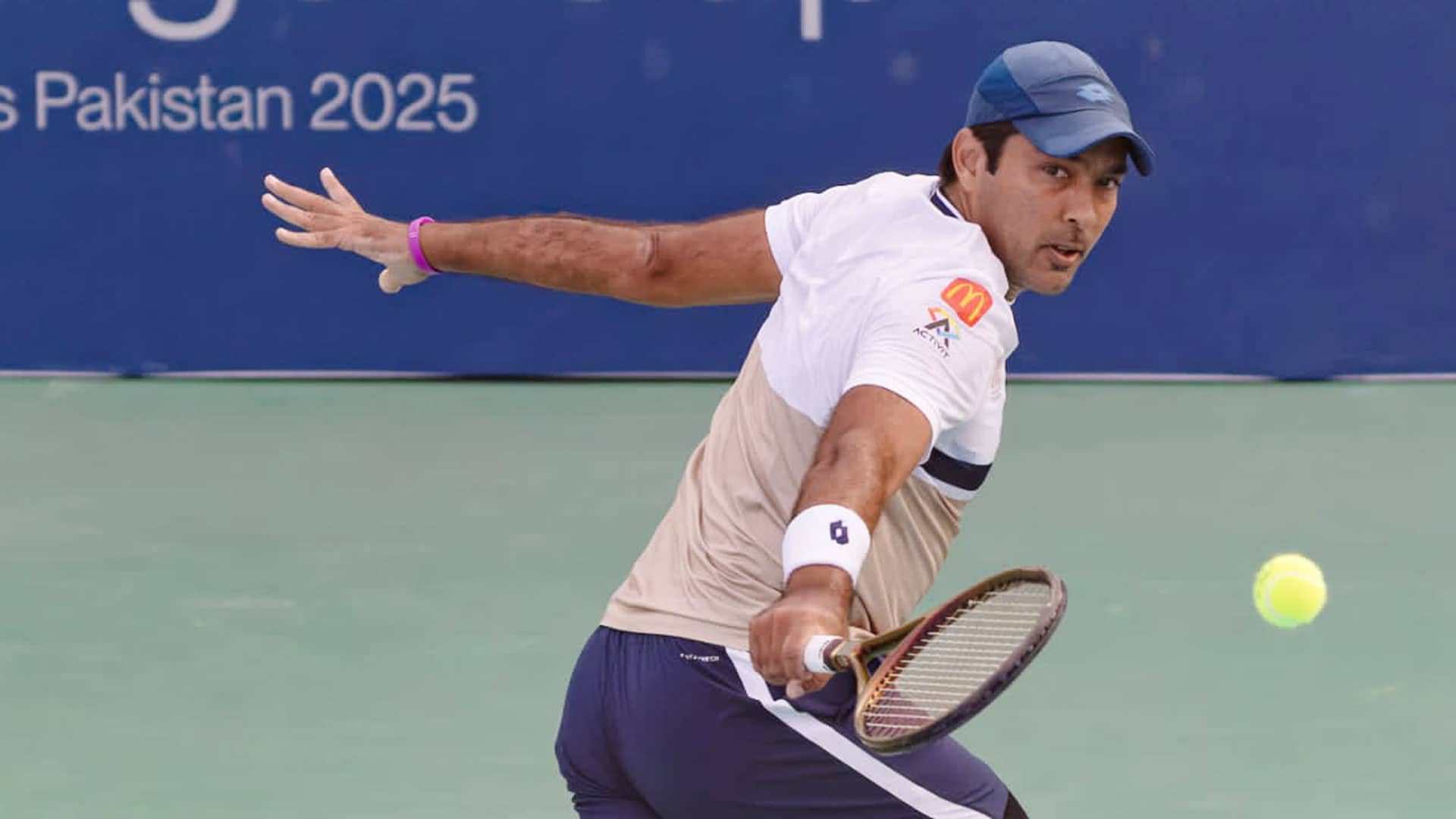 Aisam-Ul-Haq Qureshi in action at an ATP Challenger Tour event in Islamabad.