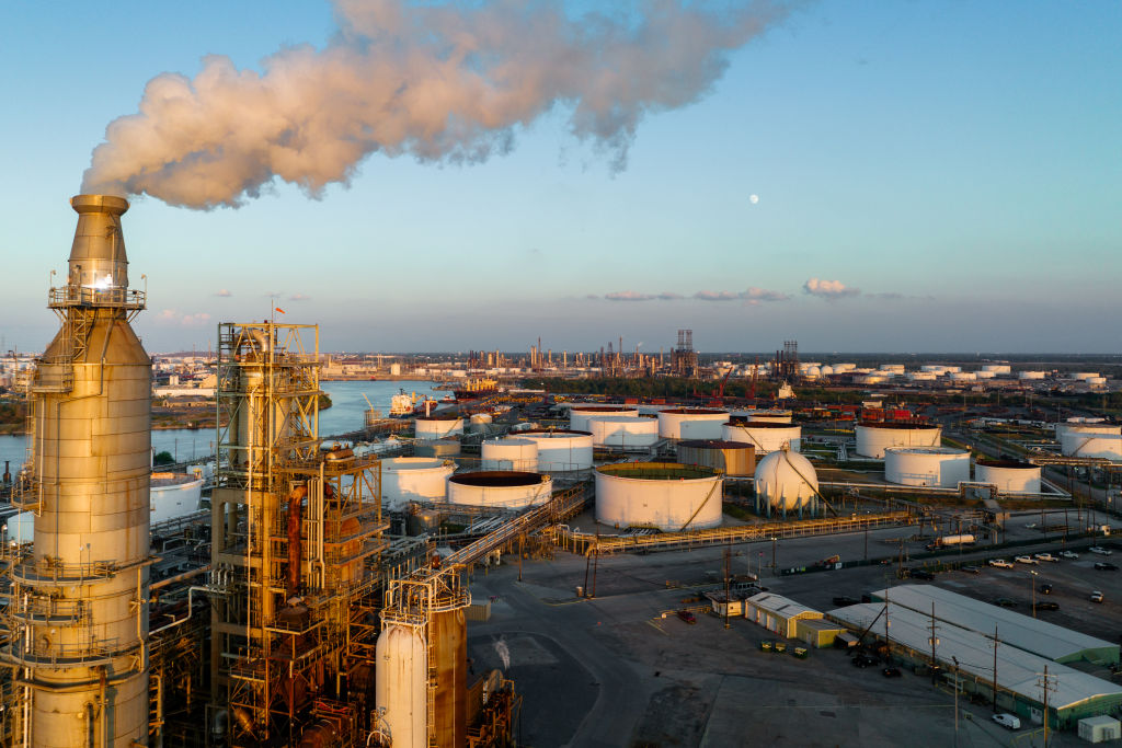 Consumers Feel Pinch at Pump as Russia Drives Oil Refining Boom