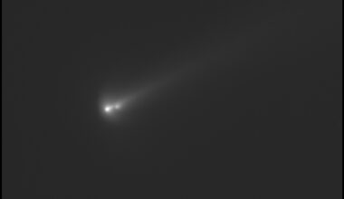 Comet C/2025 K1 ATLAS: a complex structure is visible. 14 Nov. 2025.