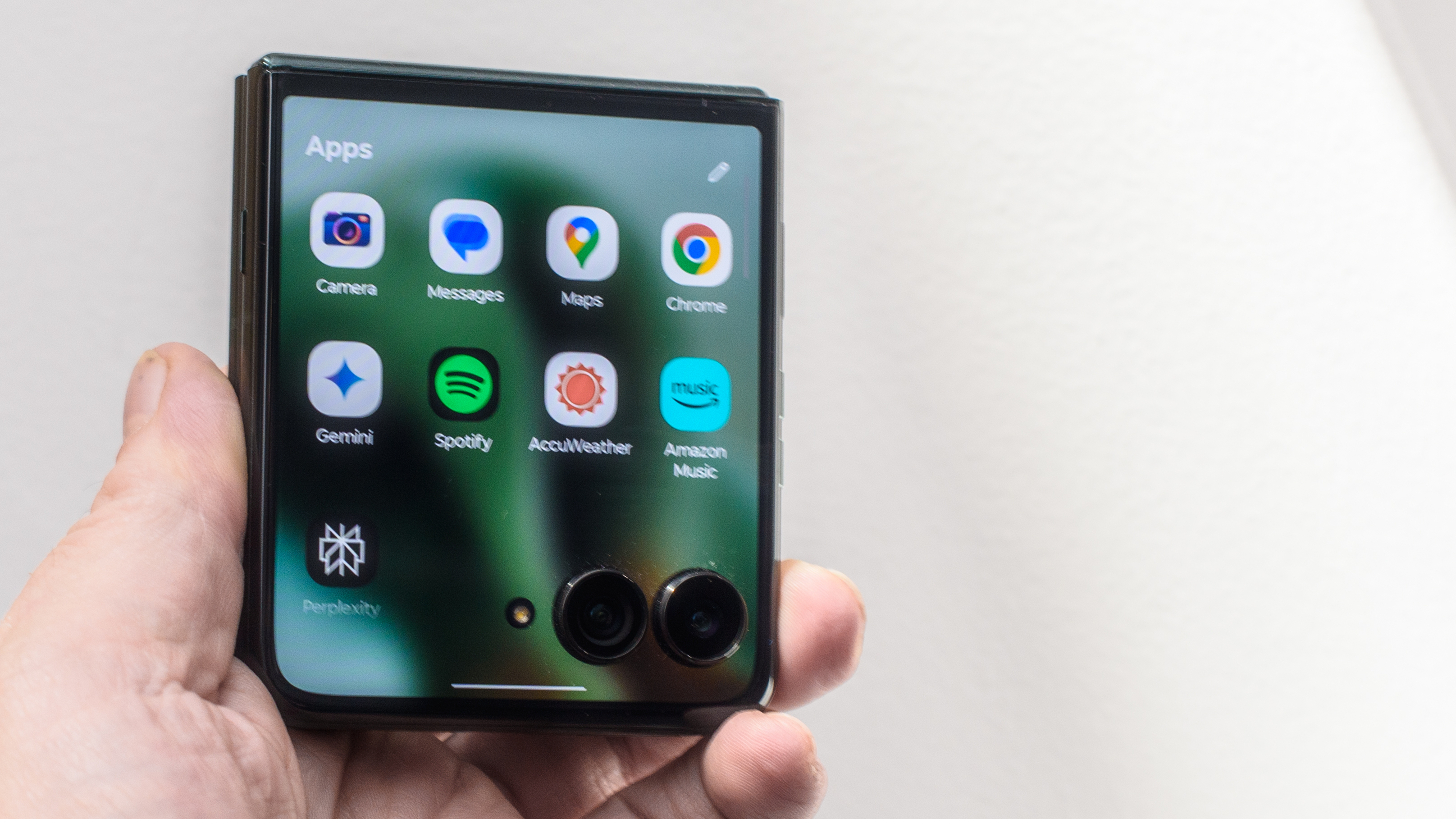 Motorola Razr Ultra in Scarab showing apps on cover display