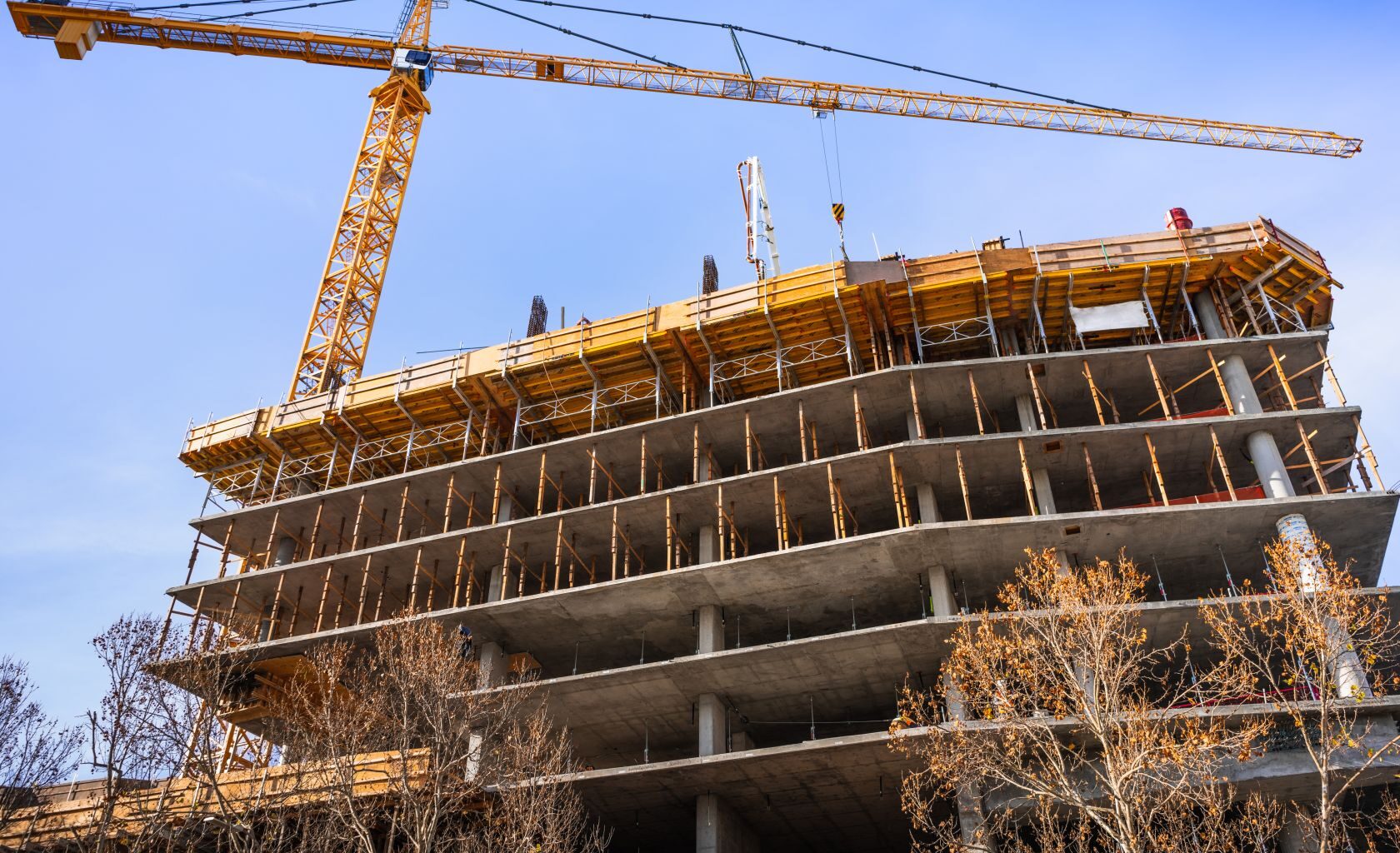 Construction labour costs soar - The Portugal News