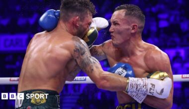 Leigh Wood (left) and Jos Warrington (right) trade blows in their October 2023 bout