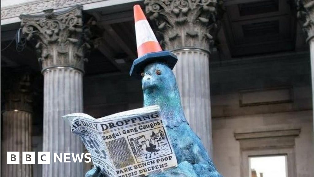 Glasgow artist swaps Duke of Wellington statue's traffic cone for paper-reading pigeon