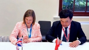Vietnam Customs signs cooperation deal with UK authorities